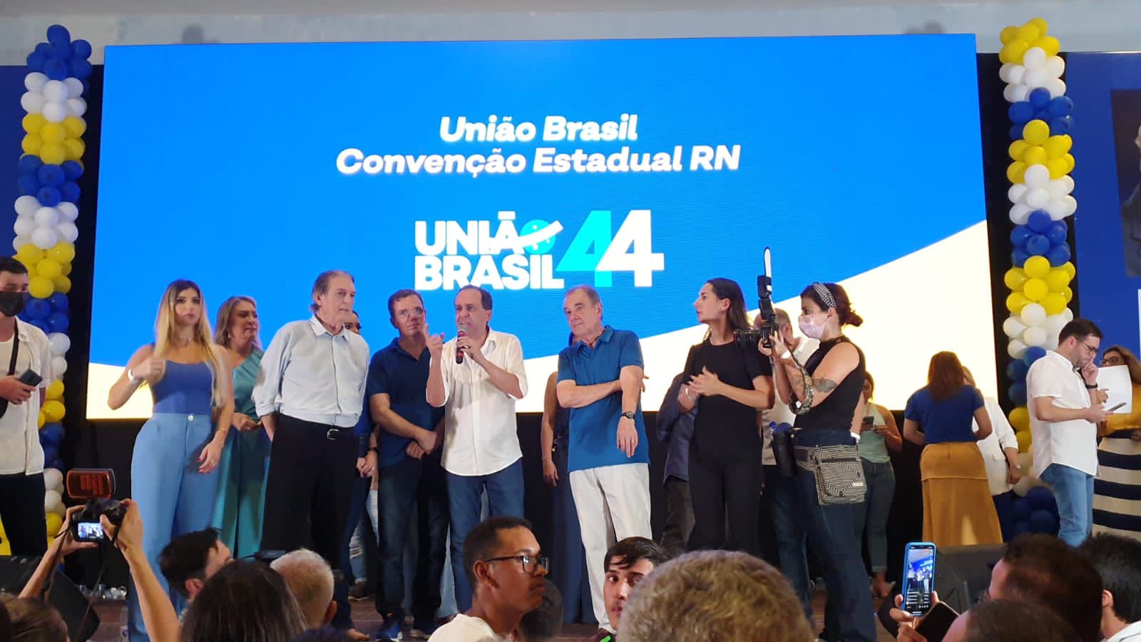 União Brasil oficializa candidaturas em convenção que contou com a presença de Luciano Bivar  
