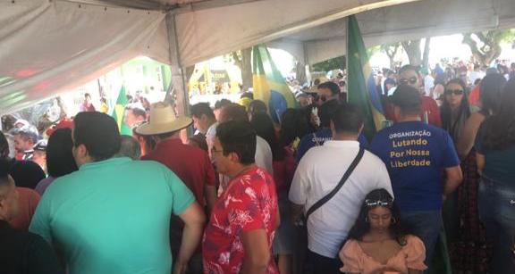 Em Caicó, Fátima é hostilizada por grupo de apoiadores de Bolsonaro 