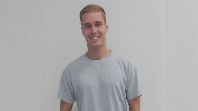Homem que matou a mãe, o pai e os dois irmãos faz perfil em site de paquera
