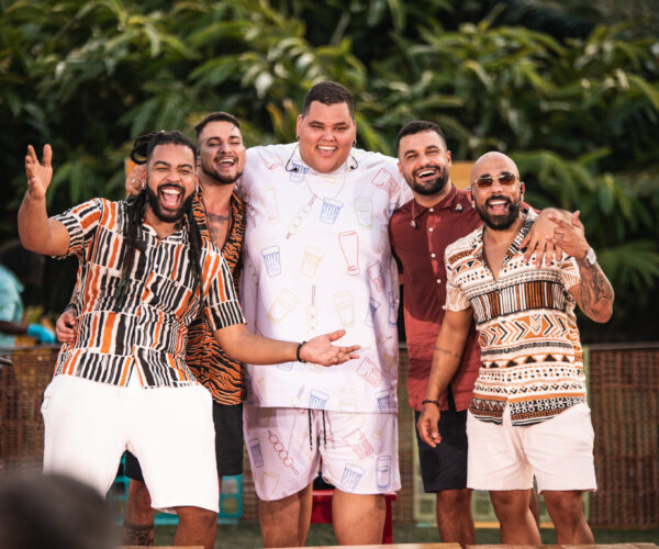 Com Menos é Mais, Vai Vai Lá reúne samba, pagode e forró à beira-mar na Via Costeira
