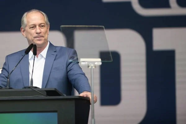PT isola Ciro Gomes no Ceará, mas “ajuda” candidato de Bolsonaro