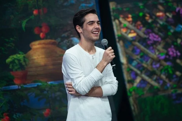 Cantora ameaça expor segredos do filho de Faustão e constrange jovem
