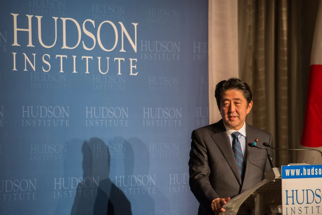 VÍDEO: Ex-premiê do Japão Shinzo Abe morre após ser baleado