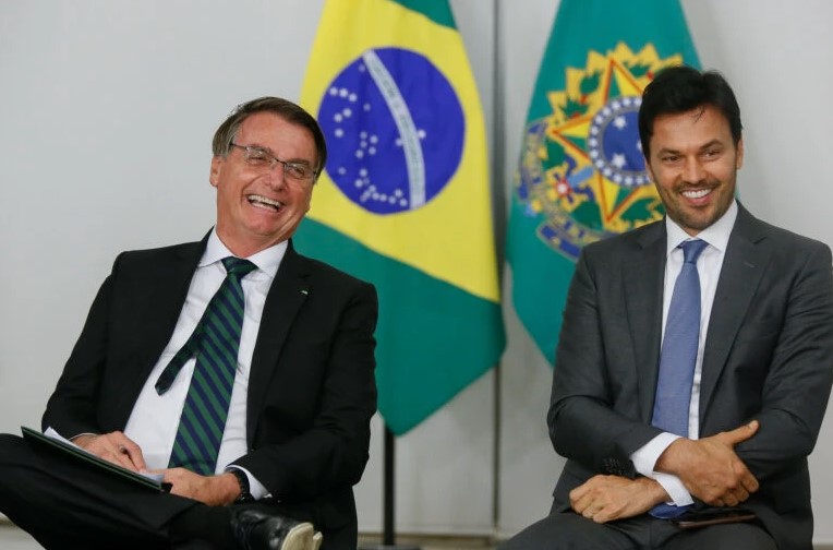 Fábio Faria e mais três nomes integram a comitiva de Bolsonaro no debate da Band