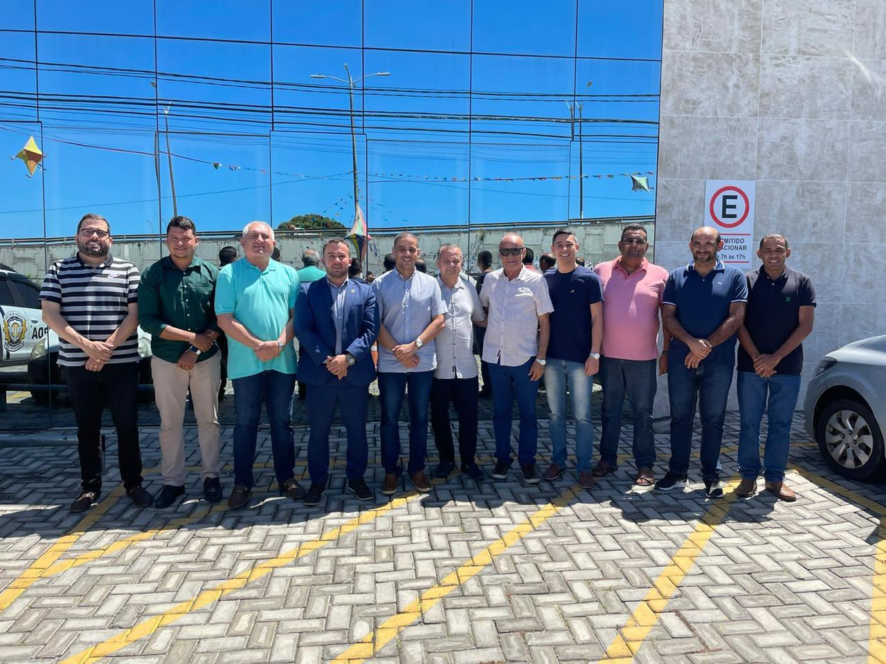 Rogério Marinho recebe apoio do prefeito e de 11 vereadores de Parnamirim para o Senado 