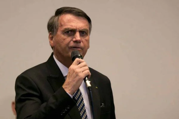Bolsonaro tem 62% do voto evangélico, mostra PoderData