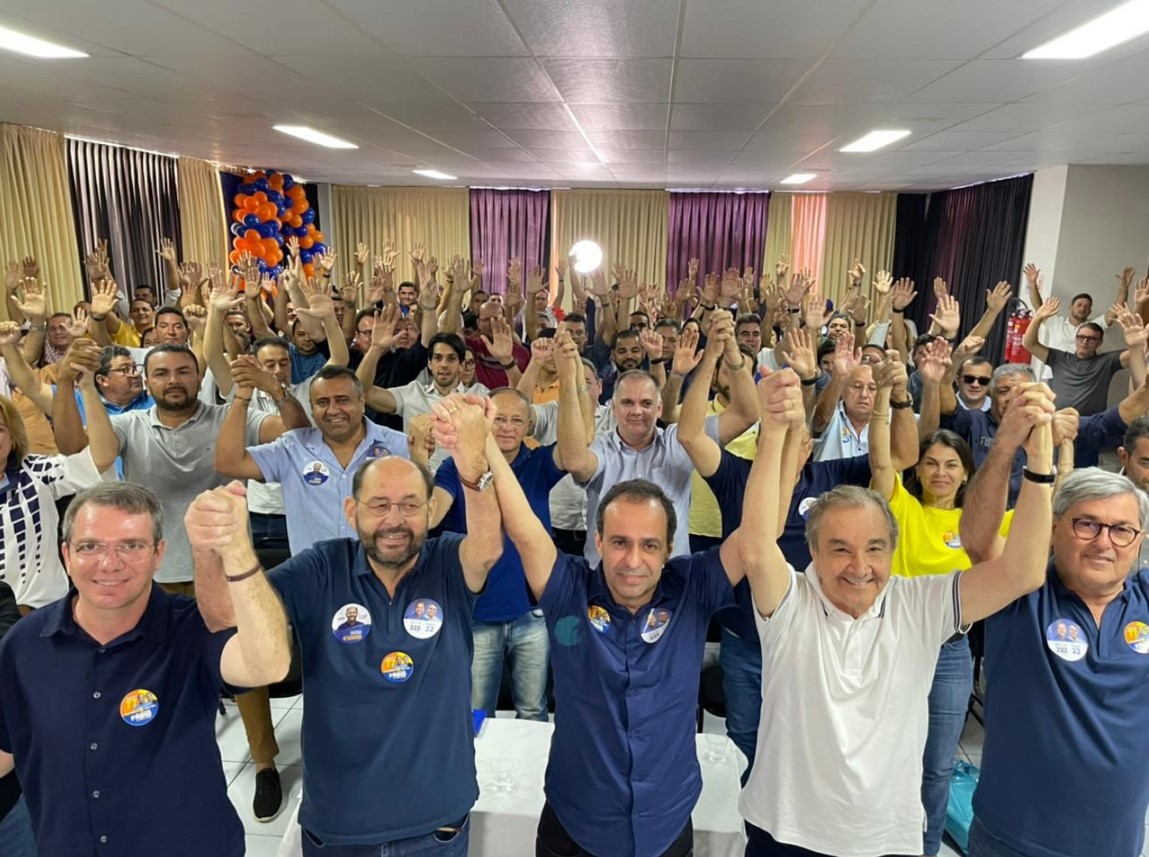 ”Vamos às ruas!”, anunciam 60 prefeitos, em reunião de campanha com Fábio Dantas