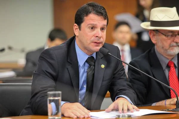União Brasil desiste de lançar Reguffe ao GDF: “Sem comprometimento”