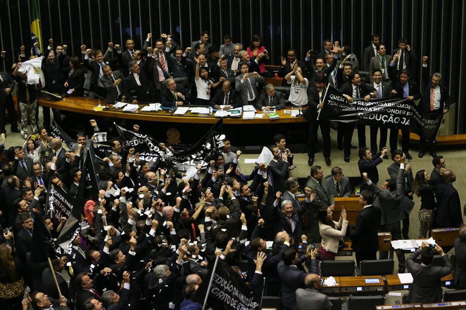 Centrão lança 1,5 mil candidatos e quer dominar metade da Câmara