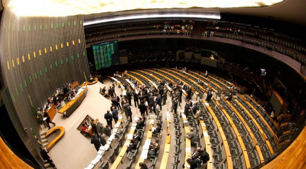 Brasil tem mais de 10,4 mil candidatos a deputado federal