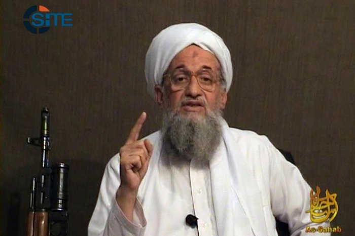 Líder da Al-Qaeda morreu após 2 mísseis dos EUA atingirem varanda da casa dele