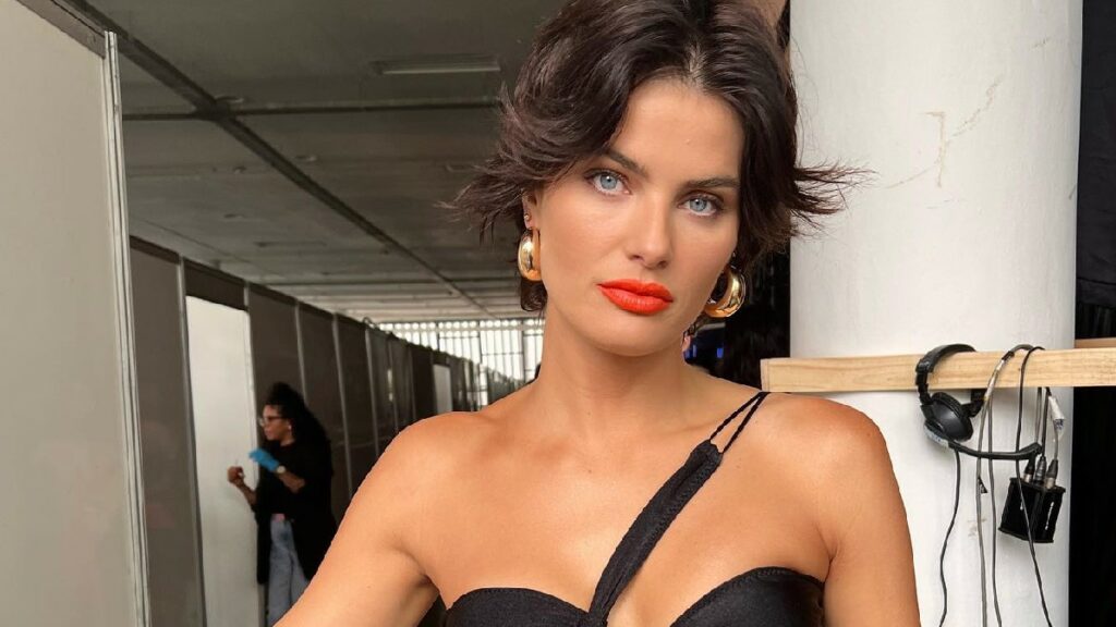 Modelo brasileira famosa diz que foi curada por ETs: “Juro por Deus”