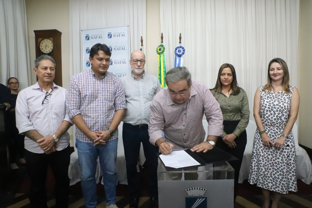 Ordem de serviço para diagnóstico do sistema de transporte é assinada no Palácio Felipe Camarão