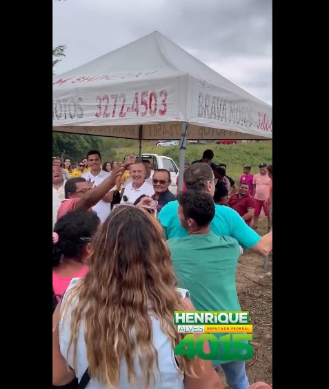 EPA! Assim como Garibaldi, Henrique Alves também leva 'sarrada' no RN, só que de um eleitor