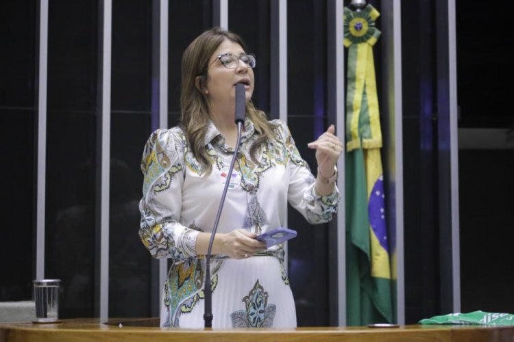 Autora do projeto que acaba com o rol taxativo, Carla Dickson comemora aprovação no Senado