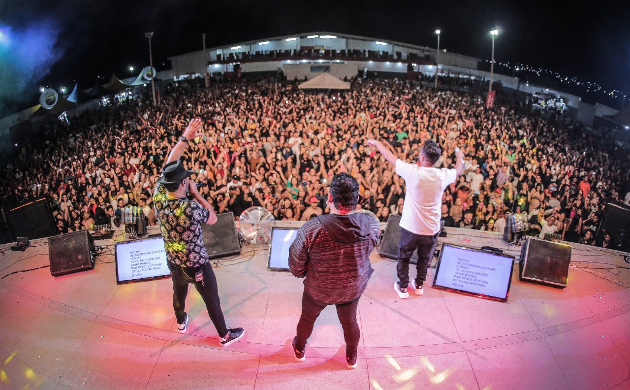 Gravação do DVD À Vontade com Luan Estilizado, Rai Saia Rodada e Zezo já tem 80% dos ingressos vendidos