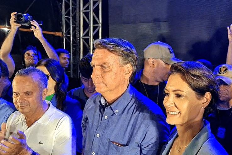 Mulher é “ajudadora” do esposo, afirma Michelle Bolsonaro em Natal