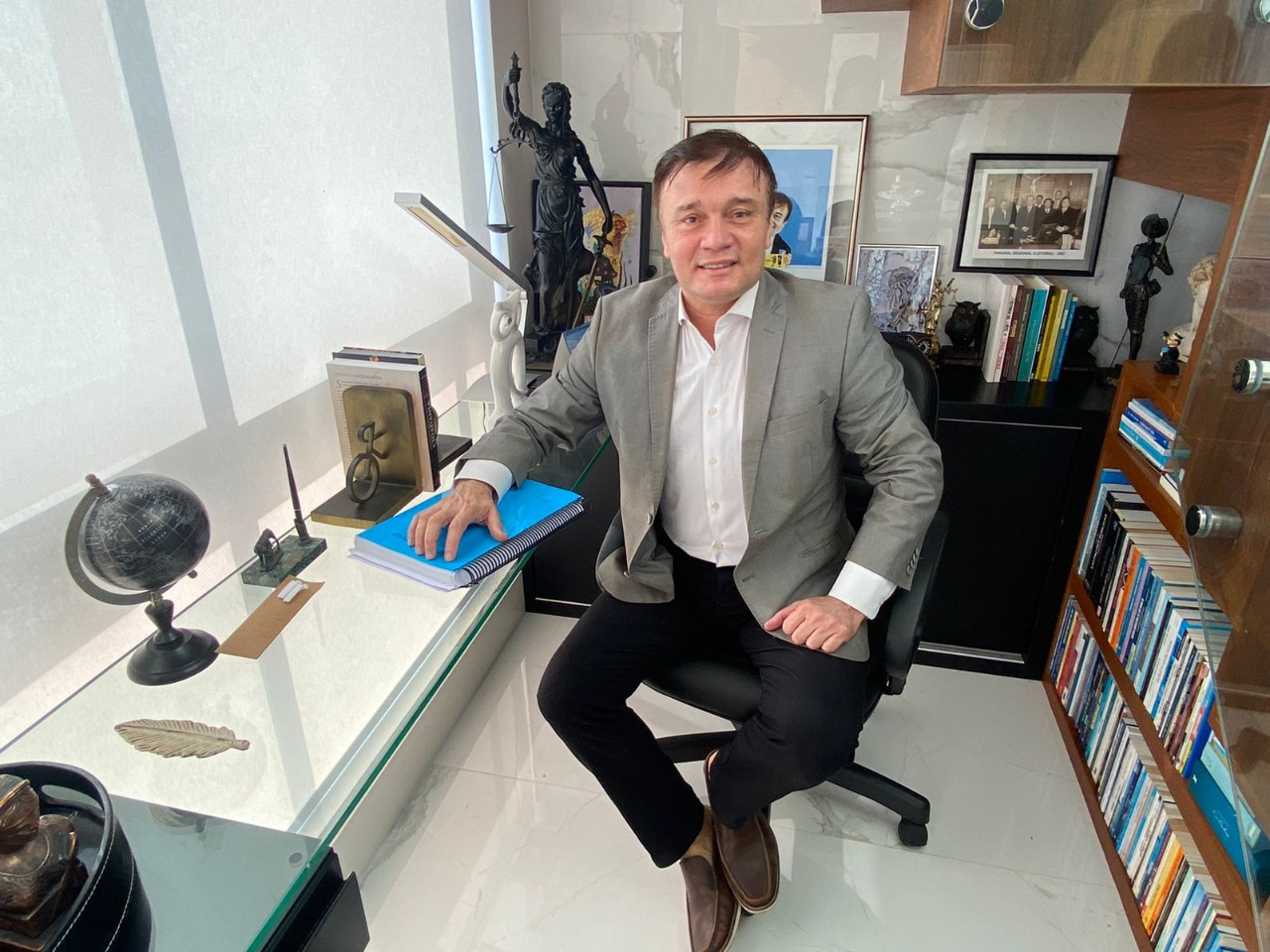 Juiz Jarbas Bezerra lança livro "A Cidadania como Ciência", nesta segunda (19), em Natal