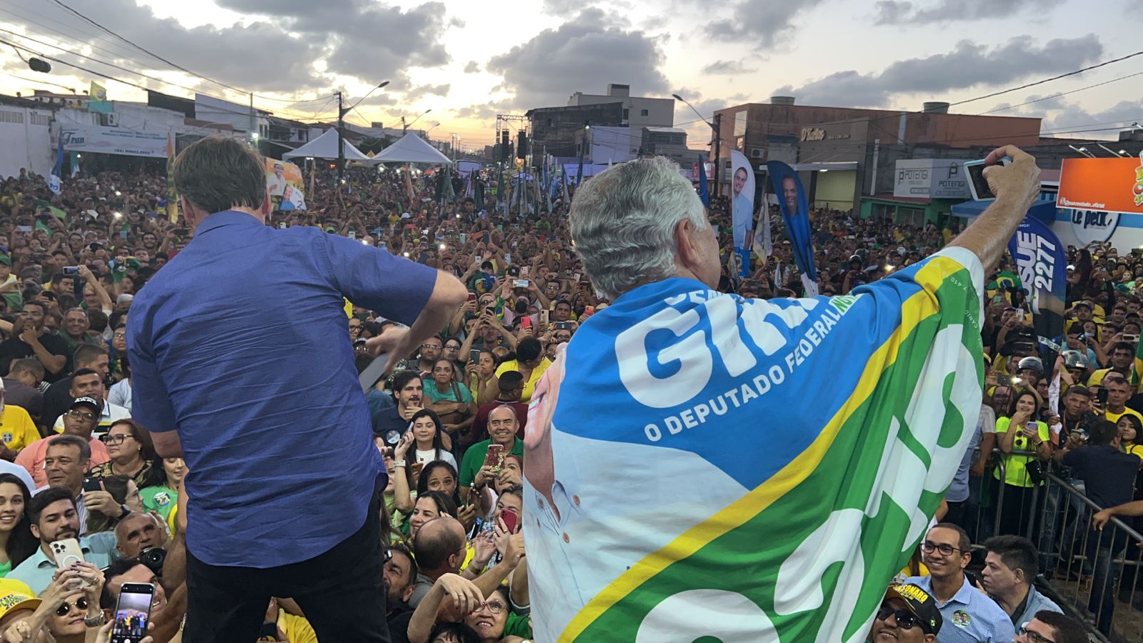 Diante de multidão, General Girão reafirma sua lealdade ao Presidente Bolsonaro
