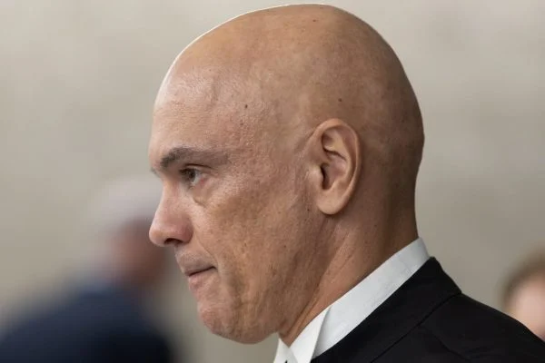 Moraes nega pedido para retirar inquérito contra empresários do STF