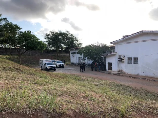 Corpo encontrado decapitado e sem dedo em Natal era de travesti de 15 anos