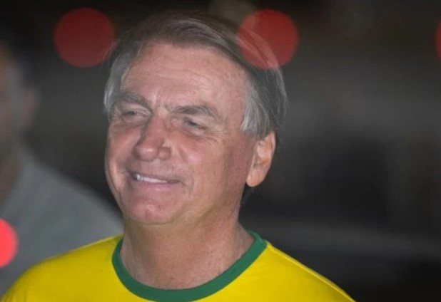 Bolsonaro volta a dizer que, se reeleito, articulará redução da maioridade penal