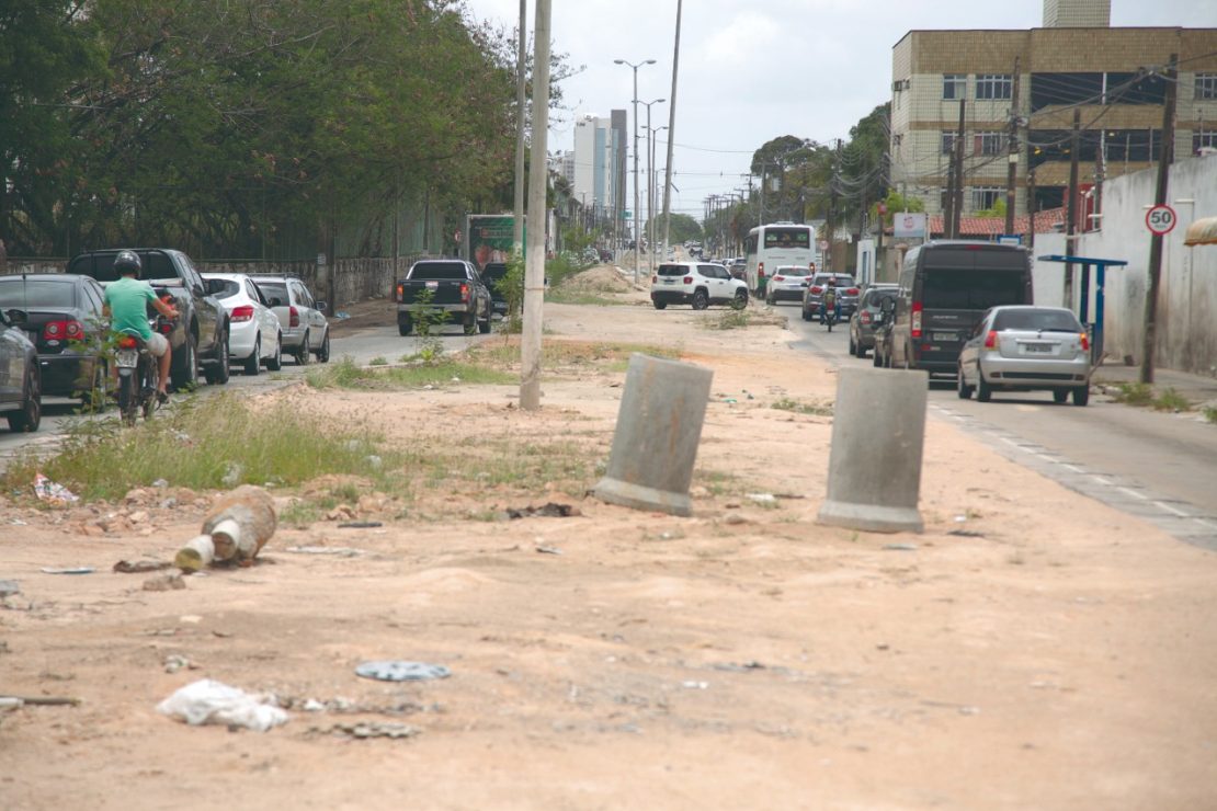 Prefeito Álvaro Dias culpa Carlos Eduardo por demora na obra da Jerônimo Câmara, prevista para 2014