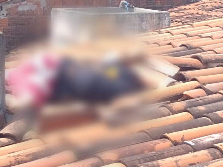 Homem é baleado, tenta fugir, mas morre em telhado de casa no interior do RN