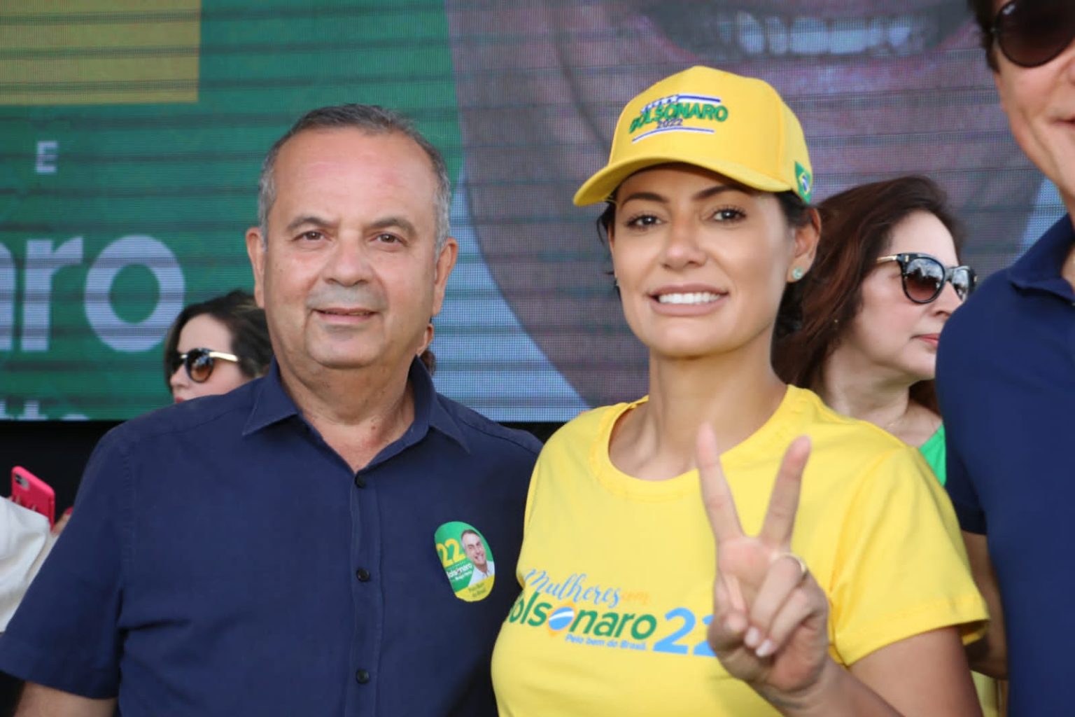 Com a presença de Álvaro Dias e Rogério Marinho, Michelle Bolsonaro reúne multidão na zona Norte de Natal