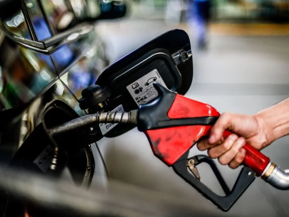 Preço médio da gasolina volta a subir após 15 semanas em queda