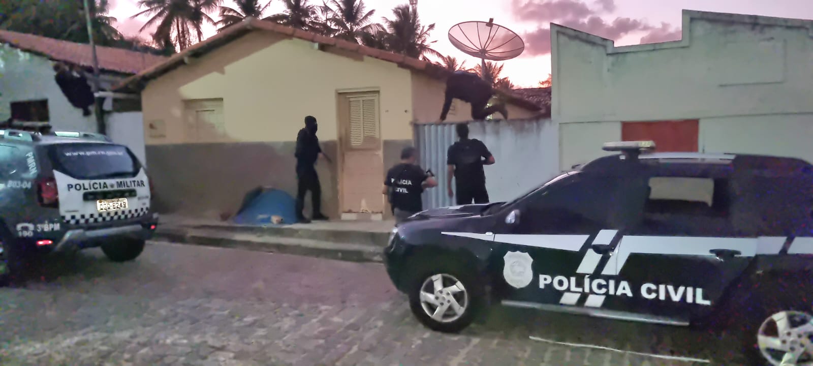 Polícia Civil deflagra operação contra tráfico de drogas e cumpre 22 mandados de prisão em Baía Formosa