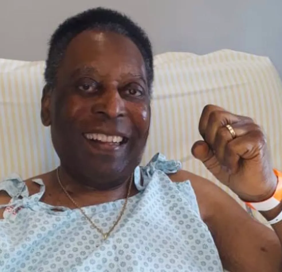 “Estou forte”, afirma Pelé em texto no Instagram após boletim médico