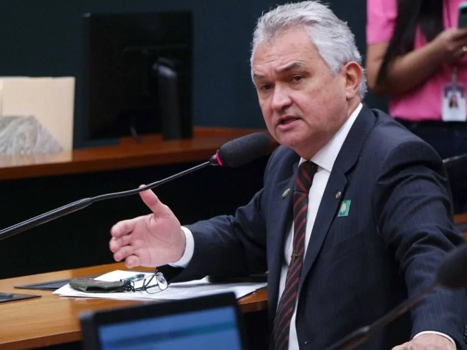 General Girão levanta suspeita sobre urnas eletrônicas: “Onde há fumaça, há fogo”
