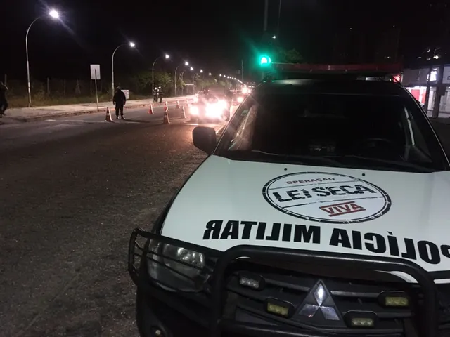 Operação Lei Seca autua 24 motoristas e prende três pessoas por embriaguez ao volante em Natal