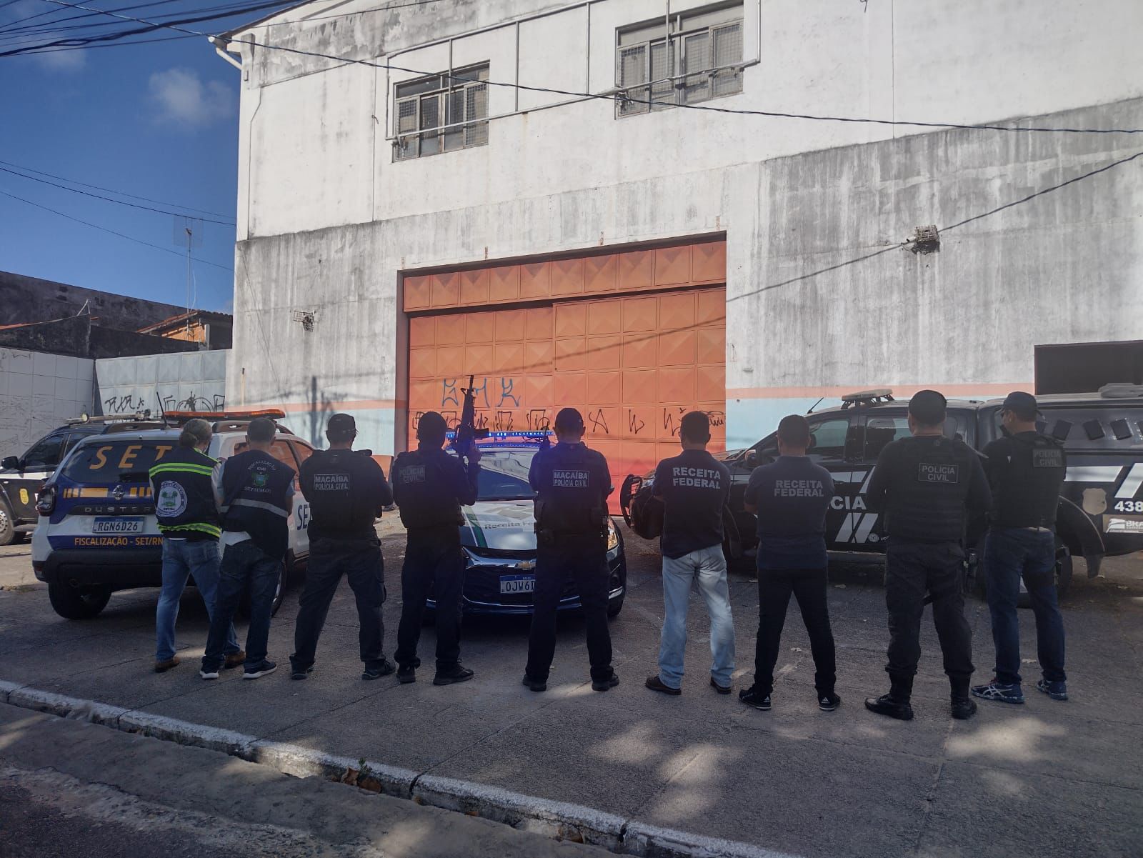 Polícia Civil prende chineses por contrabando no Alecrim; Carga apreendida está avaliada em 5 milhões