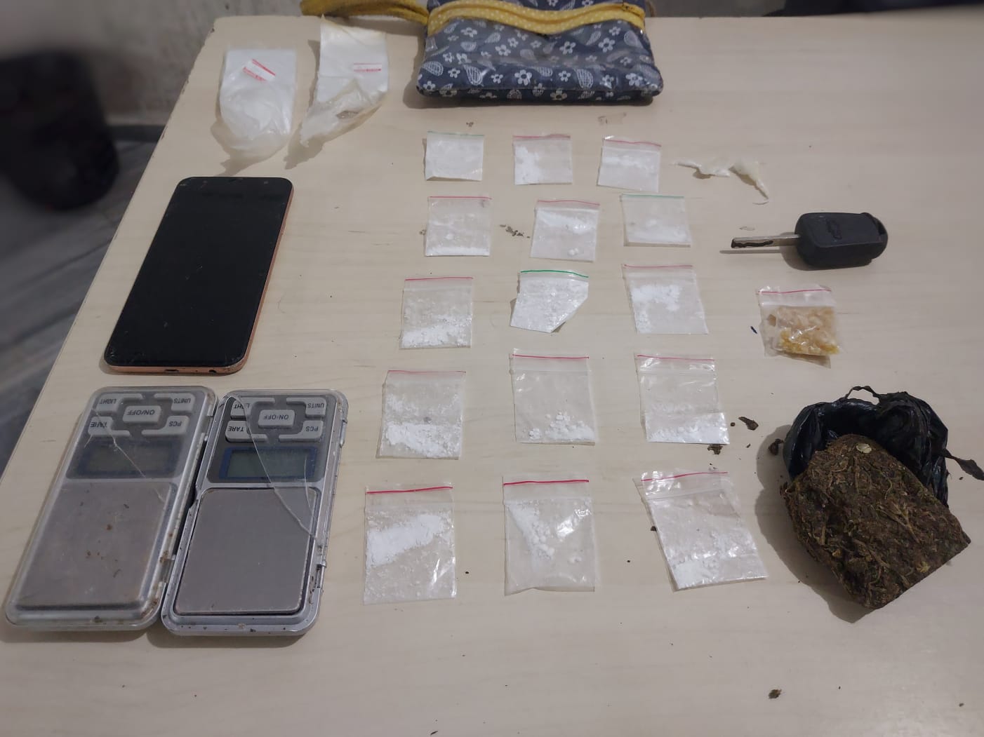 PM captura foragido da justiça em posse de diversas porções de drogas em Mãe Luiza