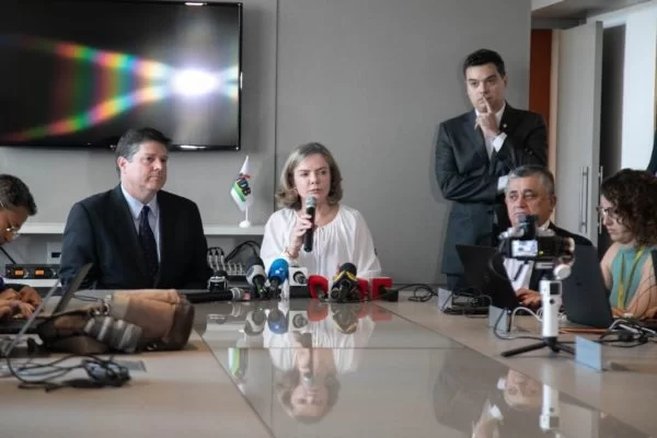 Transição: PT formaliza convite para MDB integrar conselho de Lula