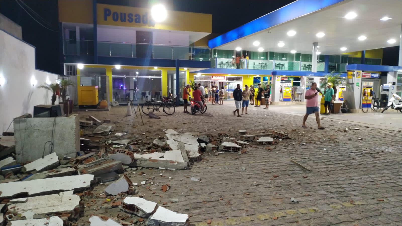 Criminosos explodem cofre em posto de combustíveis em Tangará