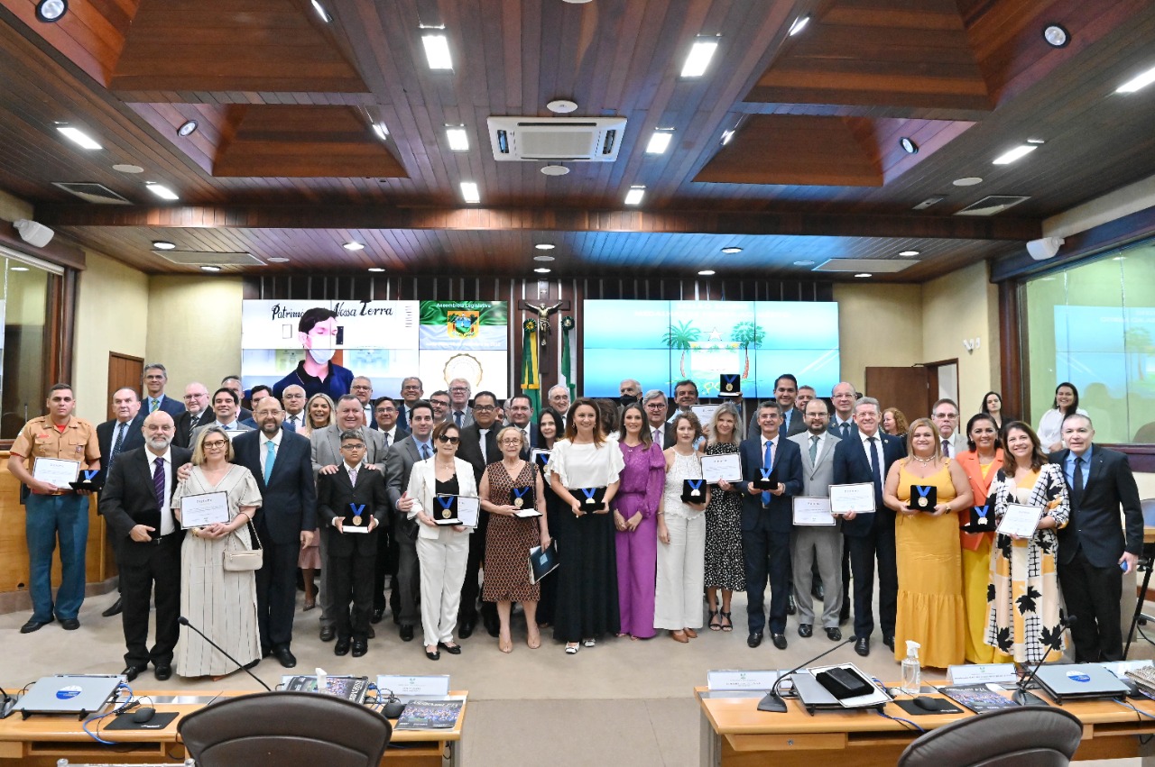 ALRN entrega Medalhas de Honra ao Mérito a personalidades de destaque no RN