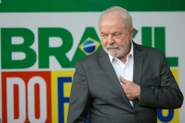 Lula diz que tem “80% do ministério na cabeça”, mas vai esperar diplomação