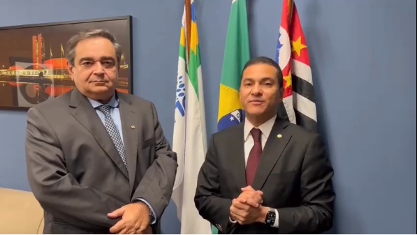 Prefeito Álvaro Dias se filia ao Republicanos