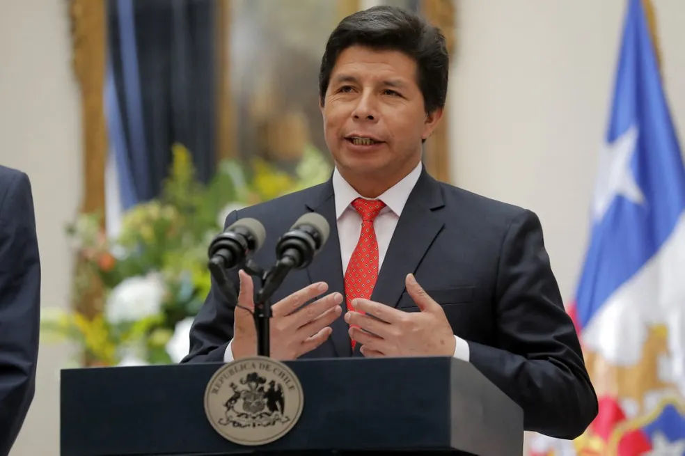 Presidente do Peru sofre impeachment e é preso após tentar golpe de Estado