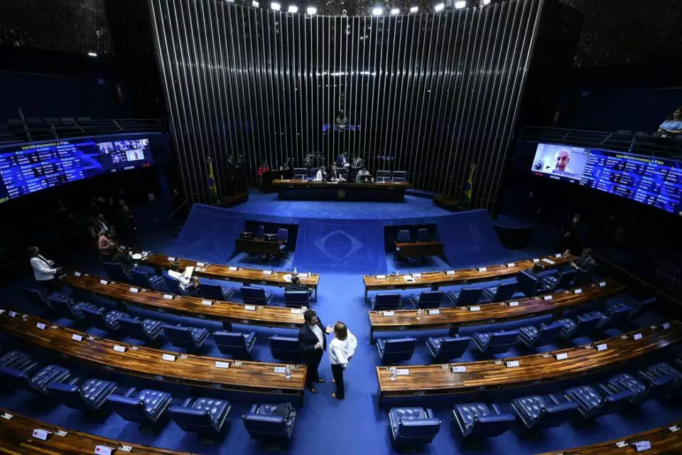 Senadores assinam PEC que torna crime chamar políticos de ‘ladrão’; Dois deles são do RN