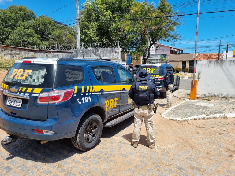 Policiais prendem homem que furtava casas nas proximidades da superintendência da PRF em Natal
