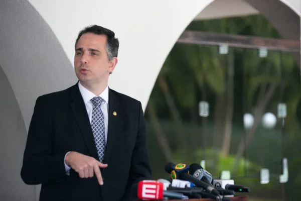 Senado prevê votar PEC da Transição nesta quarta-feira