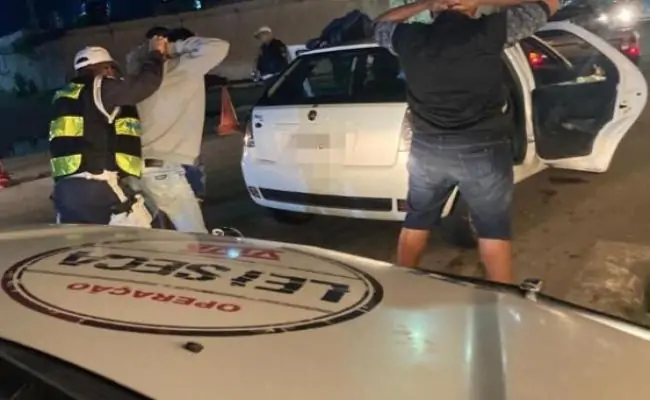 Quatro pessoas são presas durante Operação Lei Seca em Natal na madrugada deste sábado