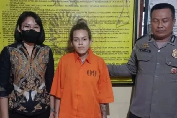 Brasileira é presa na Indonésia com 5 kg de cocaína dentro da bagagem