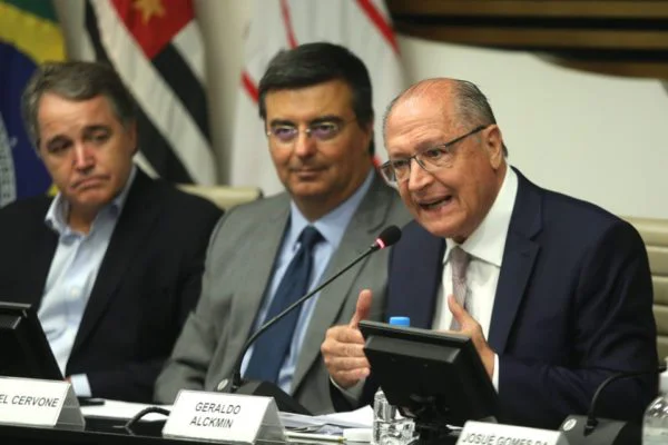 Alckmin diz que governo pretende acabar com o IPI