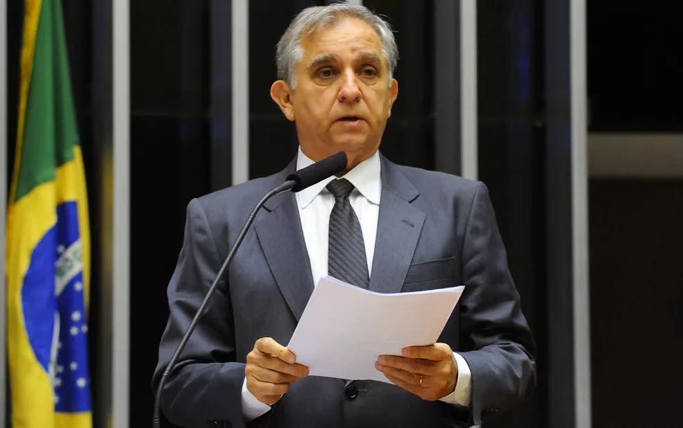 Líder do PSDB no Senado diz que bancada votará contra Rodrigo Pacheco