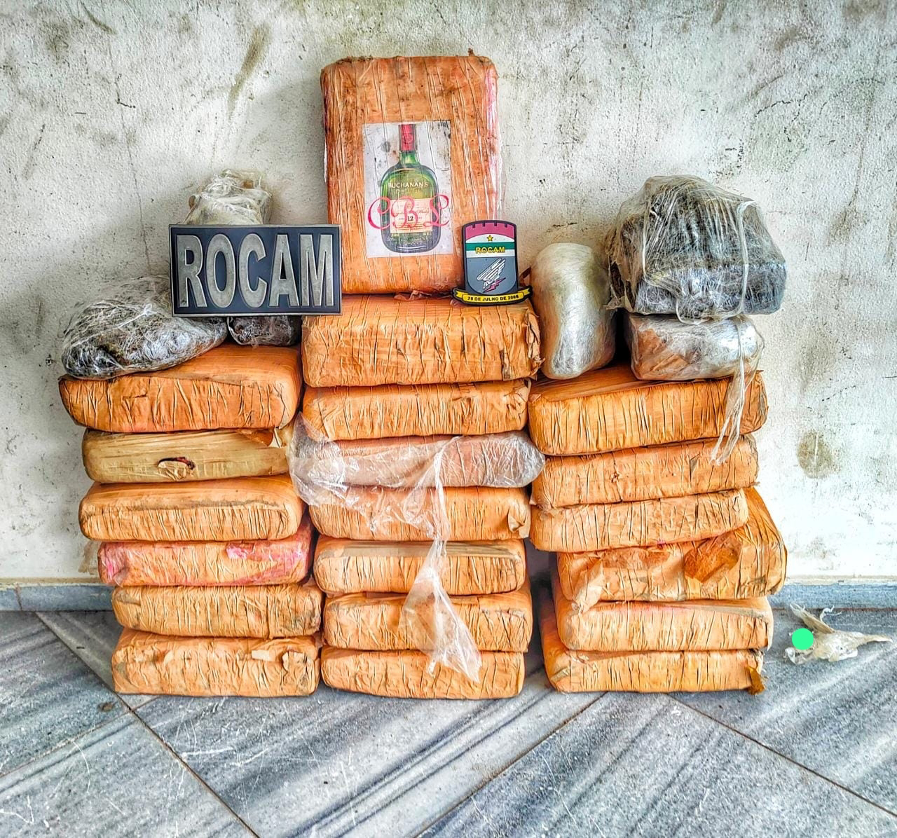 Rocam apreende cerca de 50kg de maconha na Vila de Ponta Negra